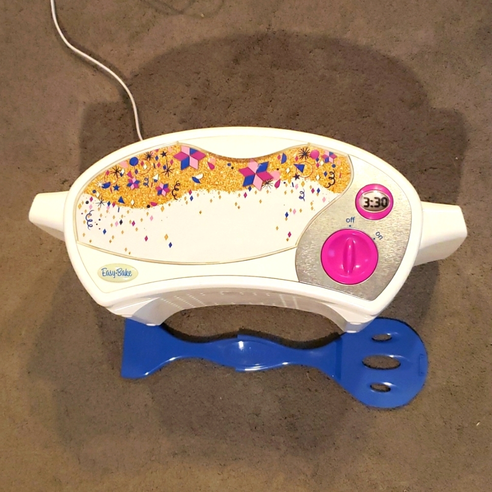 Easy Bake Ultimate Oven Baking Star Edition